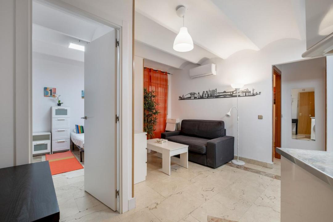 2 Bedroom 1 Bathroom Furnished - Sol - Cozy Vintage - Mintystay Madri Exterior foto