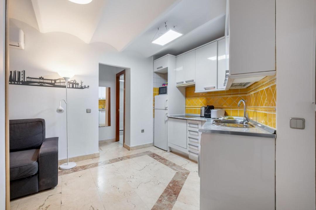 2 Bedroom 1 Bathroom Furnished - Sol - Cozy Vintage - Mintystay Madri Exterior foto