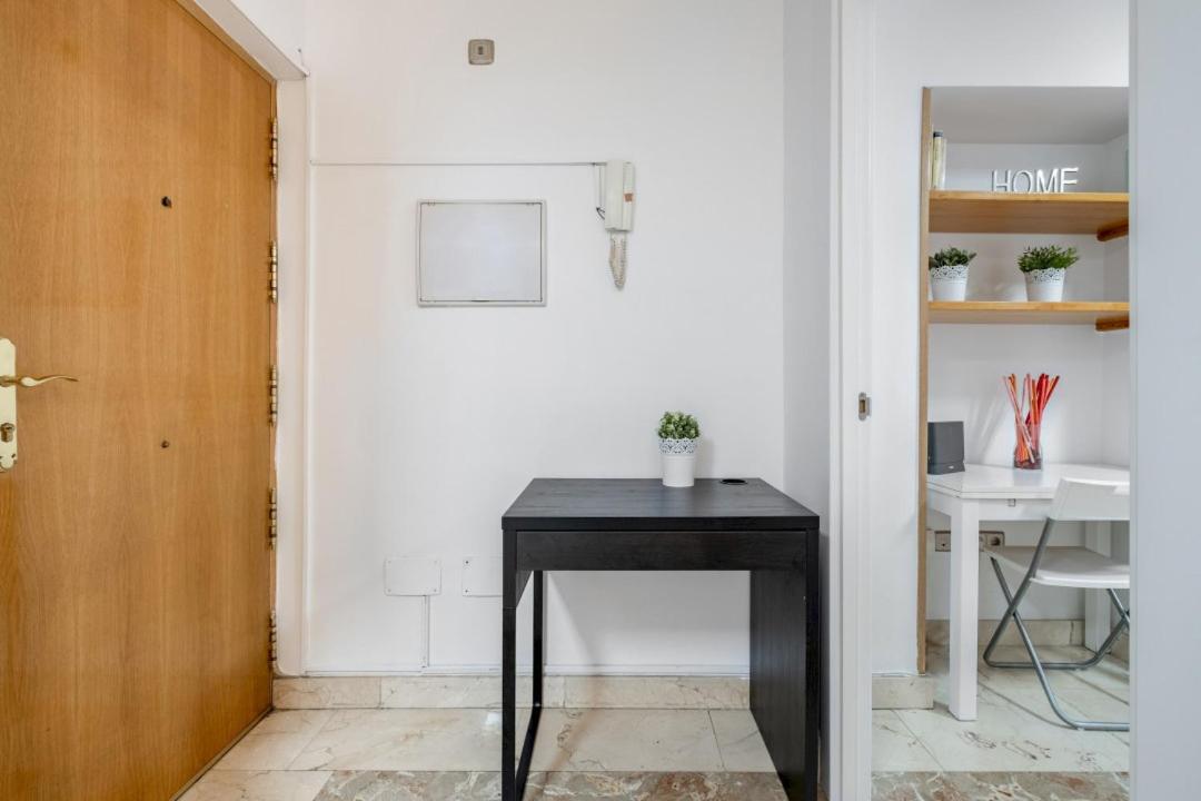 2 Bedroom 1 Bathroom Furnished - Sol - Cozy Vintage - Mintystay Madri Exterior foto